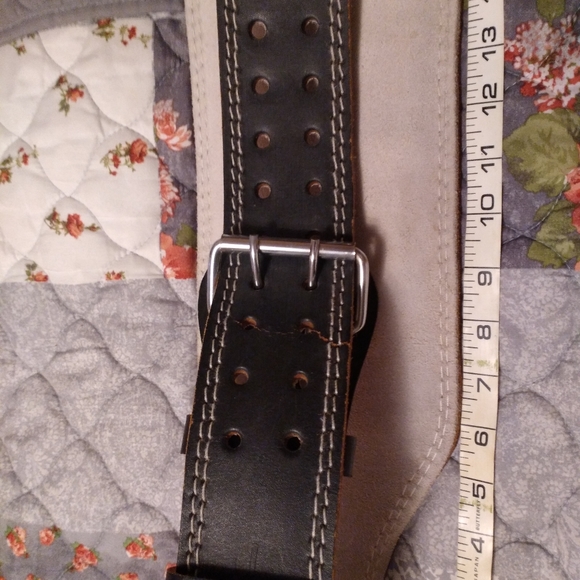 VALEO Weight Lifting Belt for Back Support All Leather In Good Condition - Picture 4 of 8